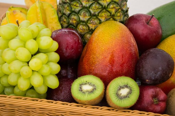 How Should We Eat Fruit the Right Way?